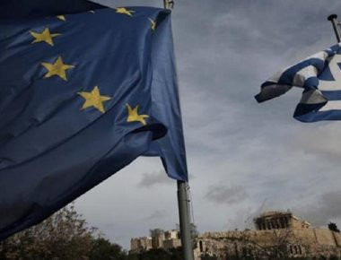 Bloomberg: «Πρόθυμοι να γυρίσουν σελίδα οι πιστωτές-Να αποδείξει ότι μπορεί να πορευτεί μόνη της η Ελλάδα»